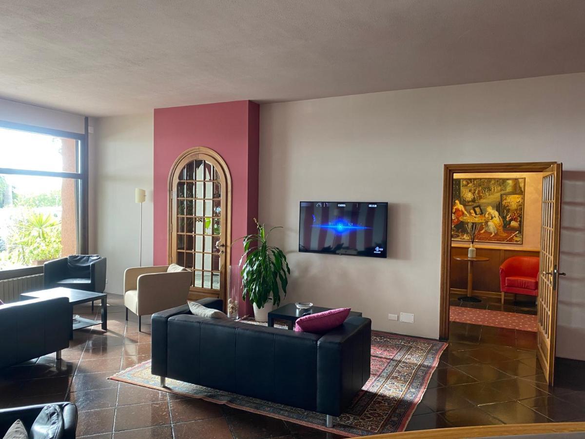 Hotel Kristina Imperia Extérieur photo