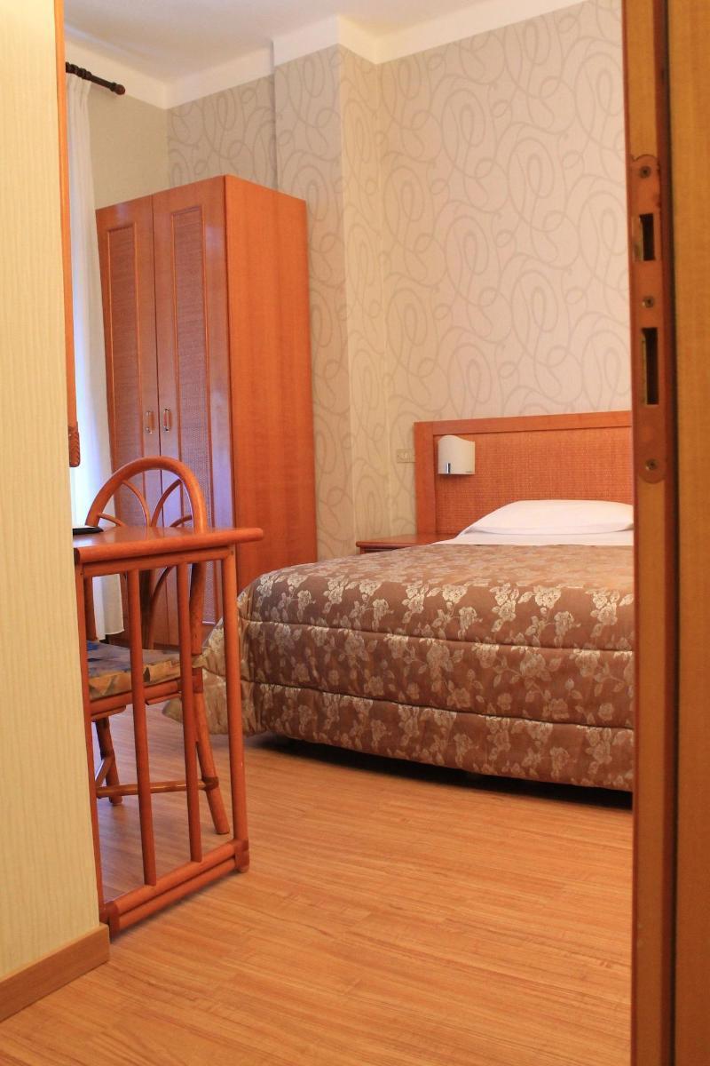 Hotel Kristina Imperia Extérieur photo