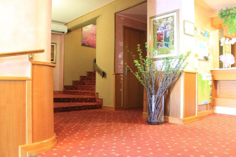 Hotel Kristina Imperia Extérieur photo