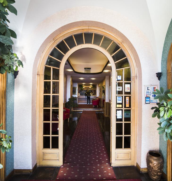 Hotel Kristina Imperia Extérieur photo