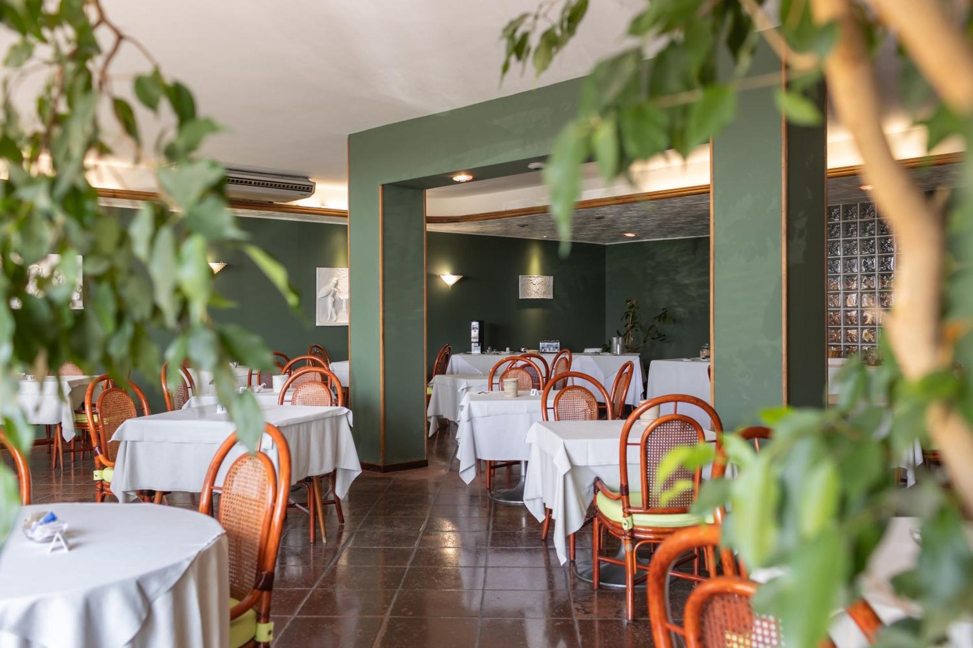 Hotel Kristina Imperia Extérieur photo