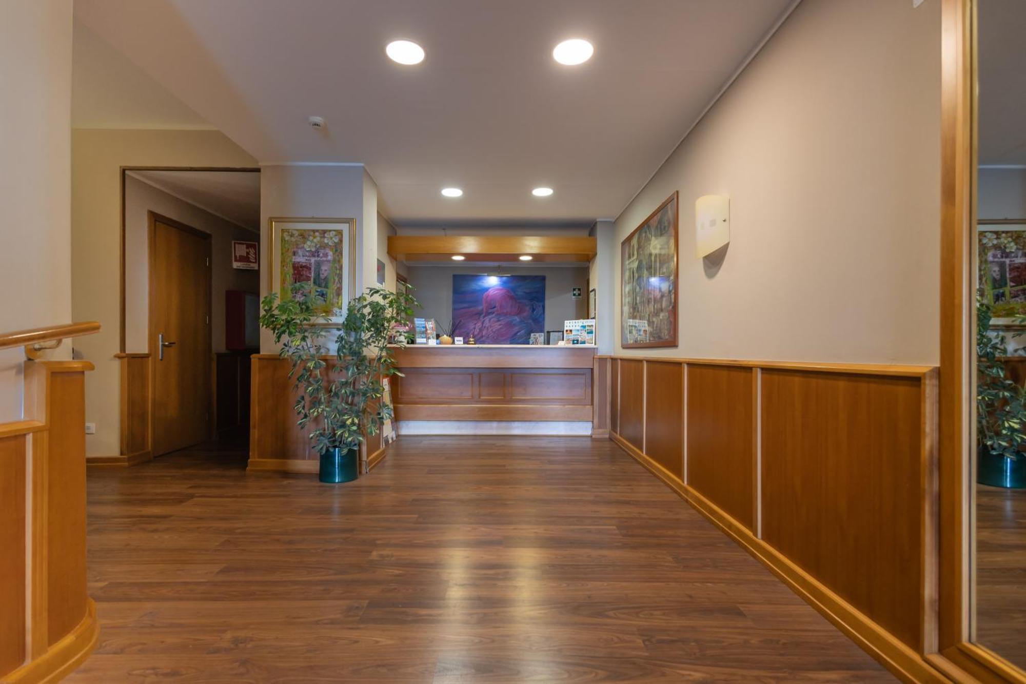 Hotel Kristina Imperia Extérieur photo