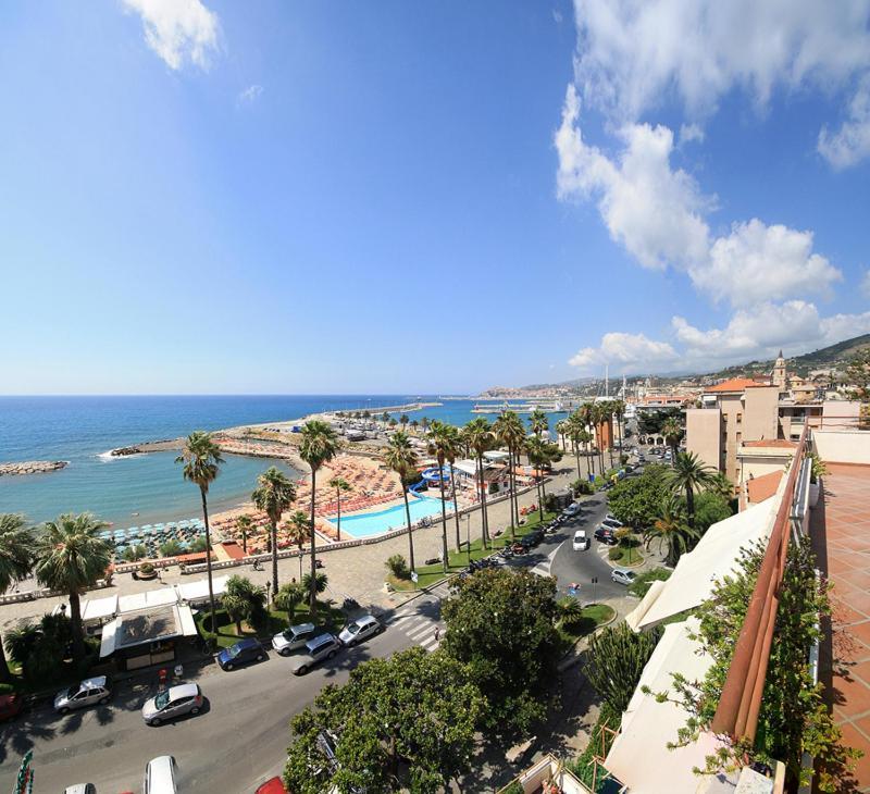 Hotel Kristina Imperia Extérieur photo